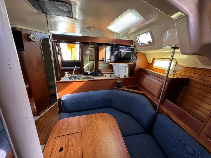 Slide: The Image of Hunter Legend 35.5 1992 - 73