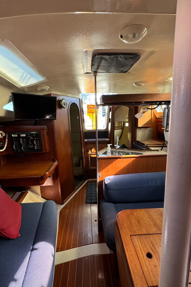 Slide: The Image of Hunter Legend 35.5 1992 - 74