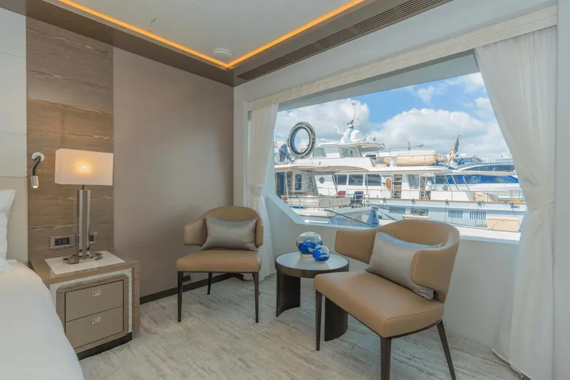 Slide: The Image of Ocean Alexander 30R 2022 - 14