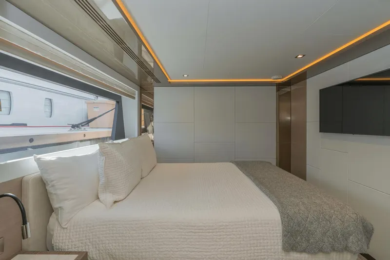 Slide: The Image of Ocean Alexander 30R 2022 - 29