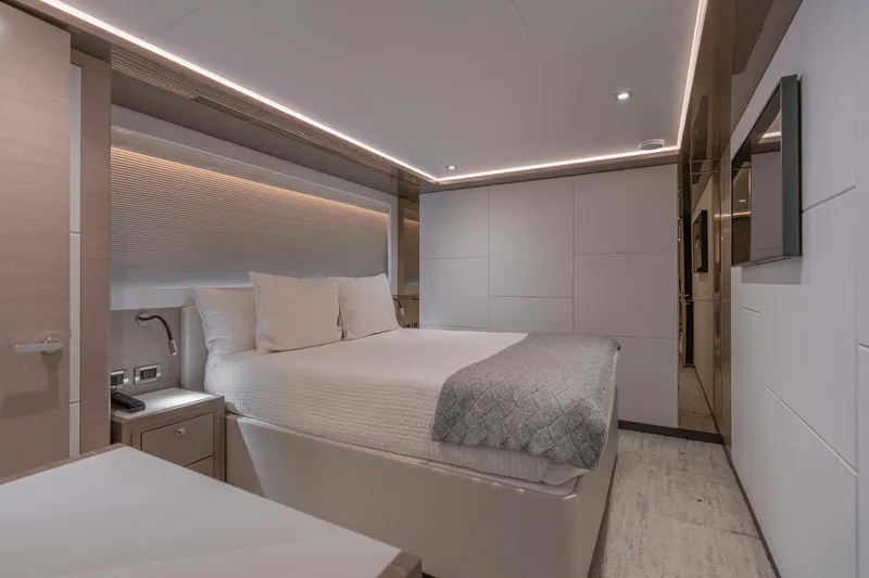 Slide: The Image of Ocean Alexander 30R 2022 - 36