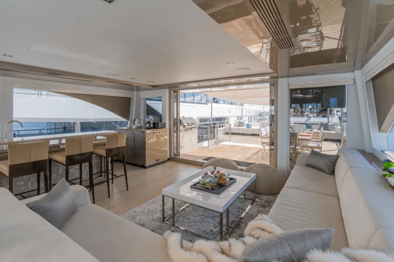 Slide: The Image of Ocean Alexander 30R 2022 - 38