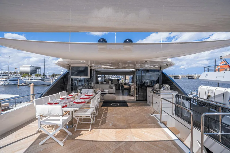 Slide: The Image of Ocean Alexander 30R 2022 - 43