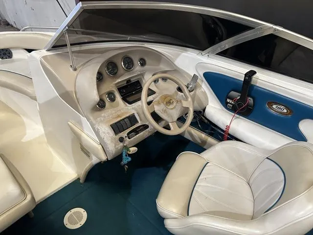Slide: The Image of Sea Ray 190 Bow Rider 1997 - 11