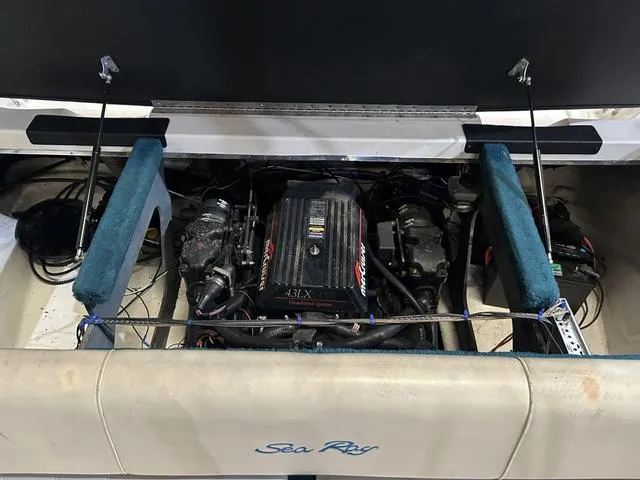 Slide: The Image of Sea Ray 190 Bow Rider 1997 - 15