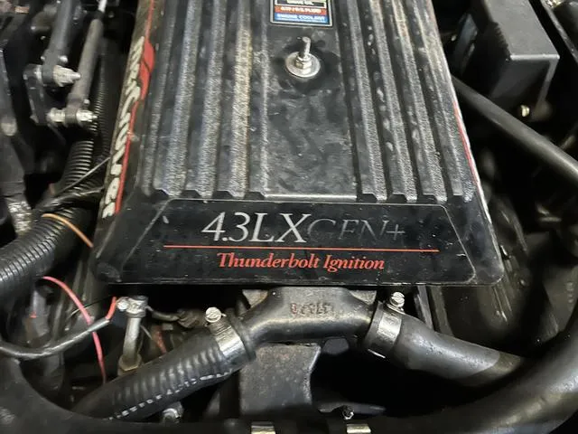 Slide: The Image of Sea Ray 190 Bow Rider 1997 - 16