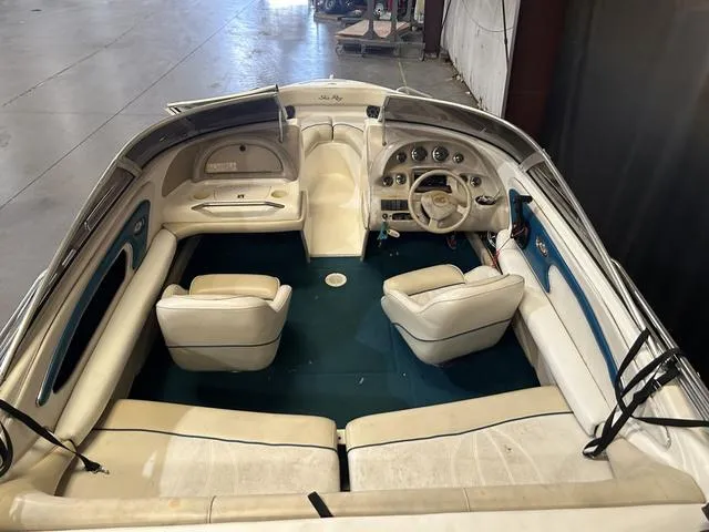 Slide: The Image of Sea Ray 190 Bow Rider 1997 - 6