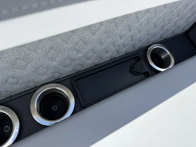 Slide: The Image of Bennington M Quad Bench 24 MFB Tritoon 2025 - 10