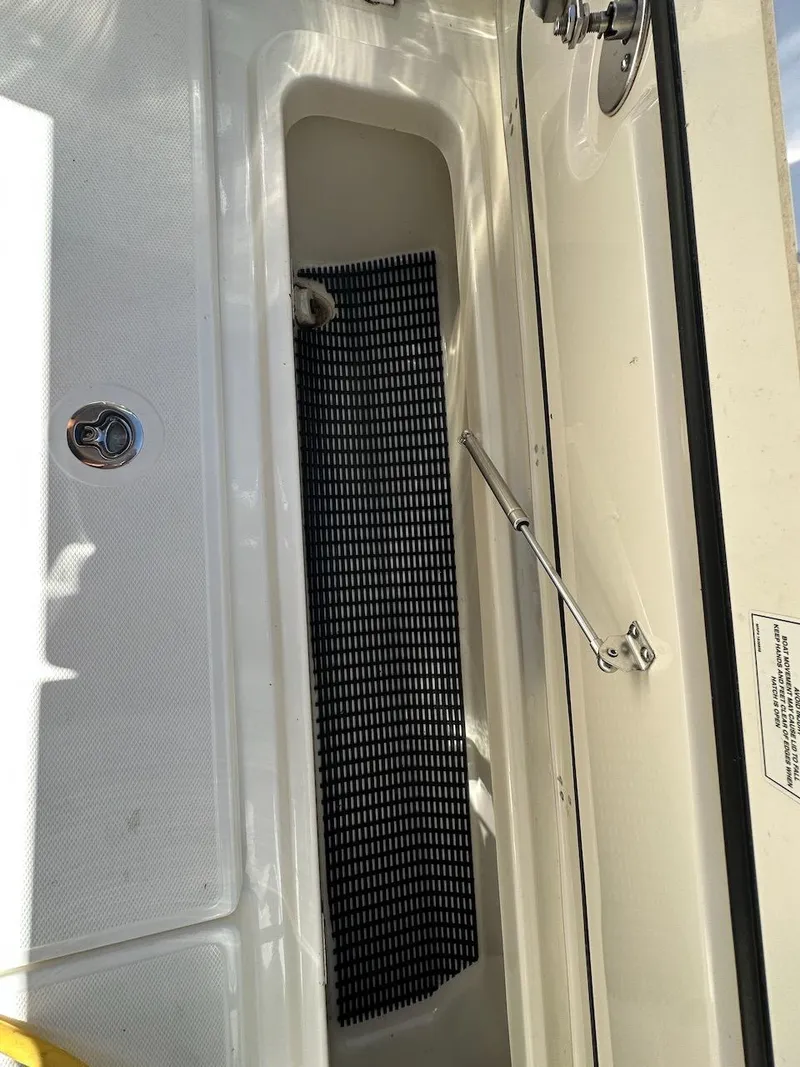 Slide: The Image of Boston Whaler 350 Realm 2019 - 89