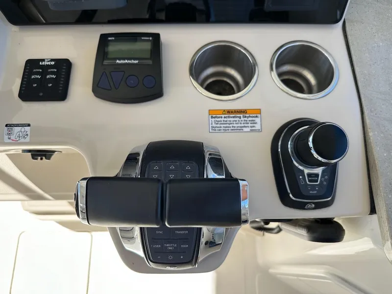 Slide: The Image of Boston Whaler 350 Realm 2019 - 90