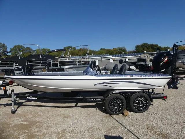 Slide: The Image of Falcon Boats F20 PREDATOR 2025 - 6