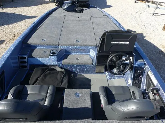 Slide: The Image of Falcon Boats F20 PREDATOR 2025 - 7