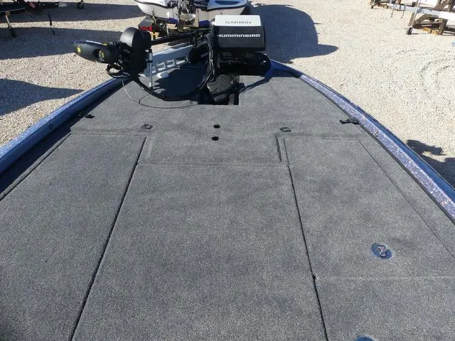 Slide: The Image of Falcon Boats F20 PREDATOR 2025 - 8