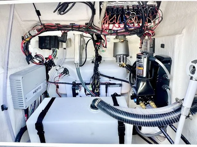 Slide: The Image of Sea Pro 202 Center Console 202CC 202 CC 2025 - 13