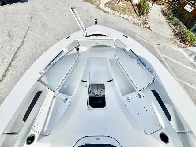 Slide: The Image of Sea Pro 202 Center Console 202CC 202 CC 2025 - 18