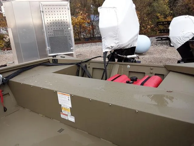 Slide: The Image of Lowe Roughneck RX1860 Rambler 2025 - 5