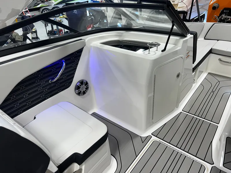 Slide: The Image of 2025 Sea Ray SPX 210 boat interior with sleek design and modern features. - 23