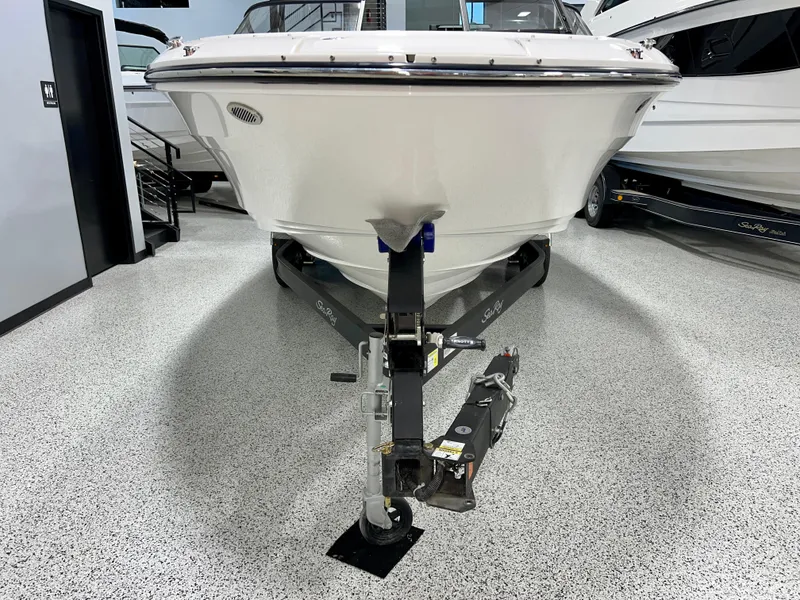 Slide: The Image of Sea Ray SPX 210 2025 - 51