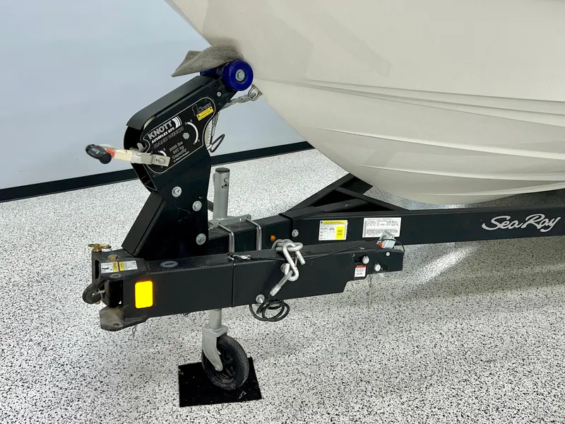 Slide: The Image of Sea Ray SPX 210 2025 - 52