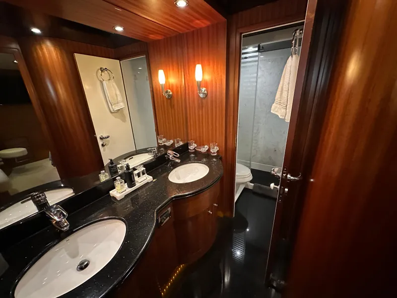 Slide: The Image of Horizon 73 Motor Yacht 2007 - 71