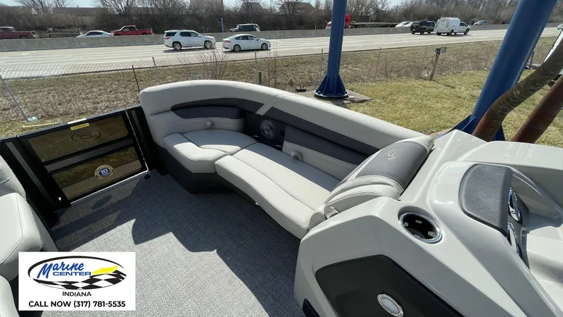 Slide: The Image of Barletta Cabrio 22U 2025 - 11