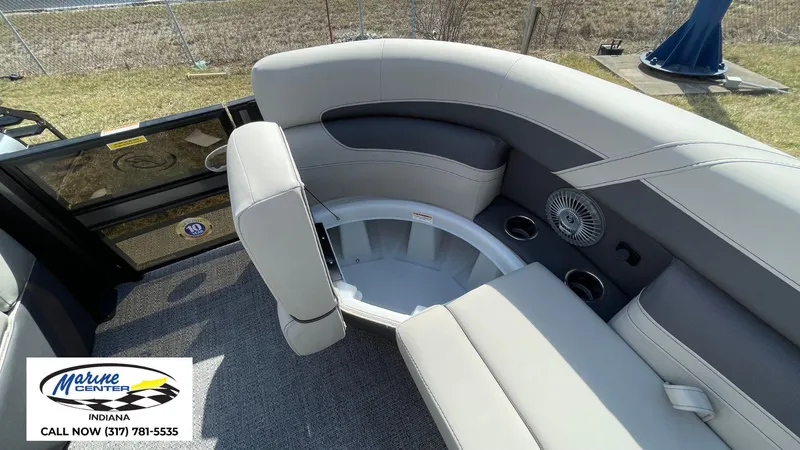 Slide: The Image of Barletta Cabrio 22U 2025 - 15