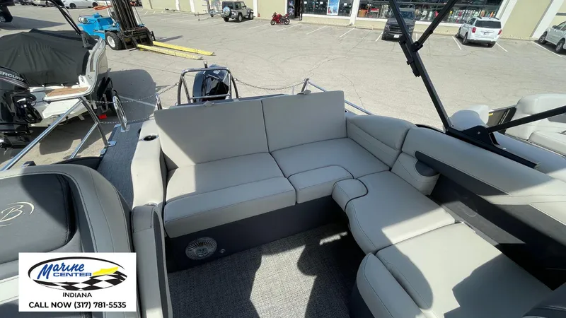 Slide: The Image of Barletta Cabrio 22U 2025 - 21