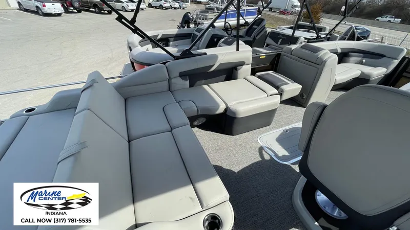 Slide: The Image of Barletta Cabrio 22U 2025 - 22