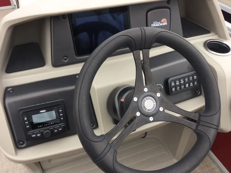 Slide: The Image of Sun Tracker Party Barge 22 DLX 2025 - 10