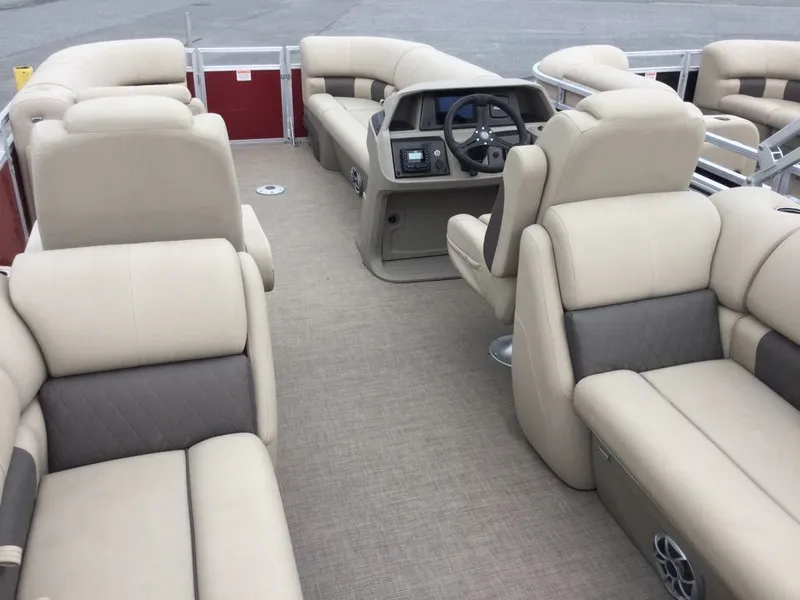 Slide: The Image of Sun Tracker Party Barge 22 DLX 2025 - 13