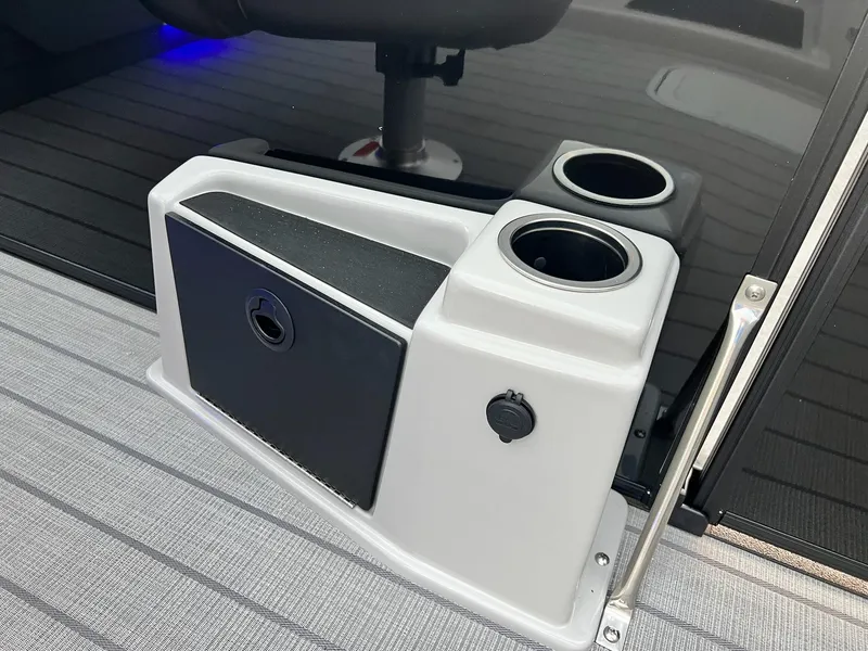 Slide: The Image of Sylvan L3 DLZ Tritoon 2025 - 10