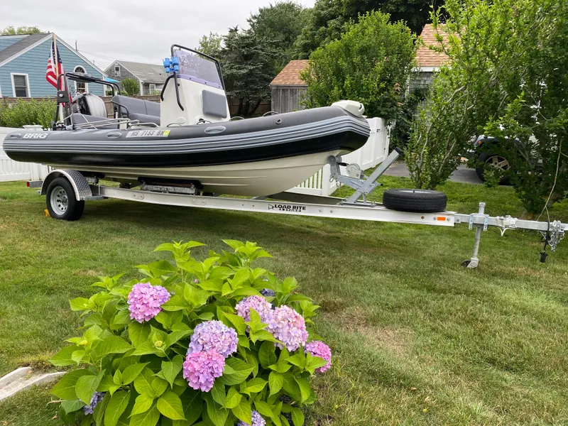 Slide: The Image of Brig Navigator 570 2020 - 6