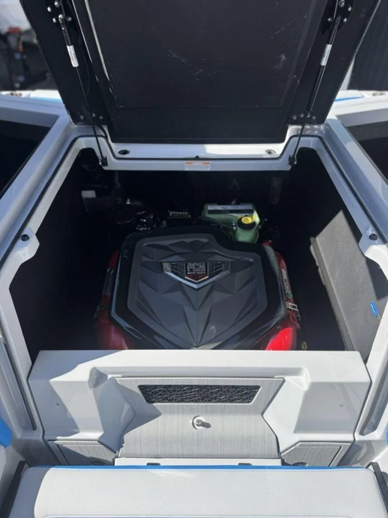 Slide: The Image of Nautique Super Air Nautique G23 2025 - 10