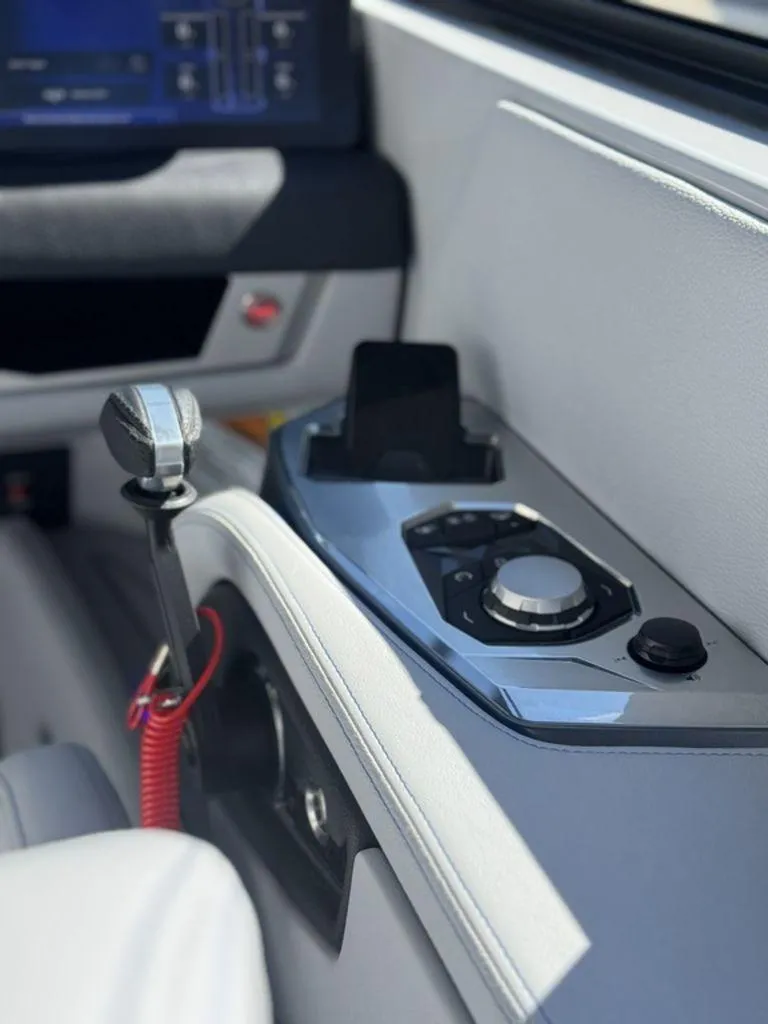 Slide: The Image of Nautique Super Air Nautique G23 2025 - 17