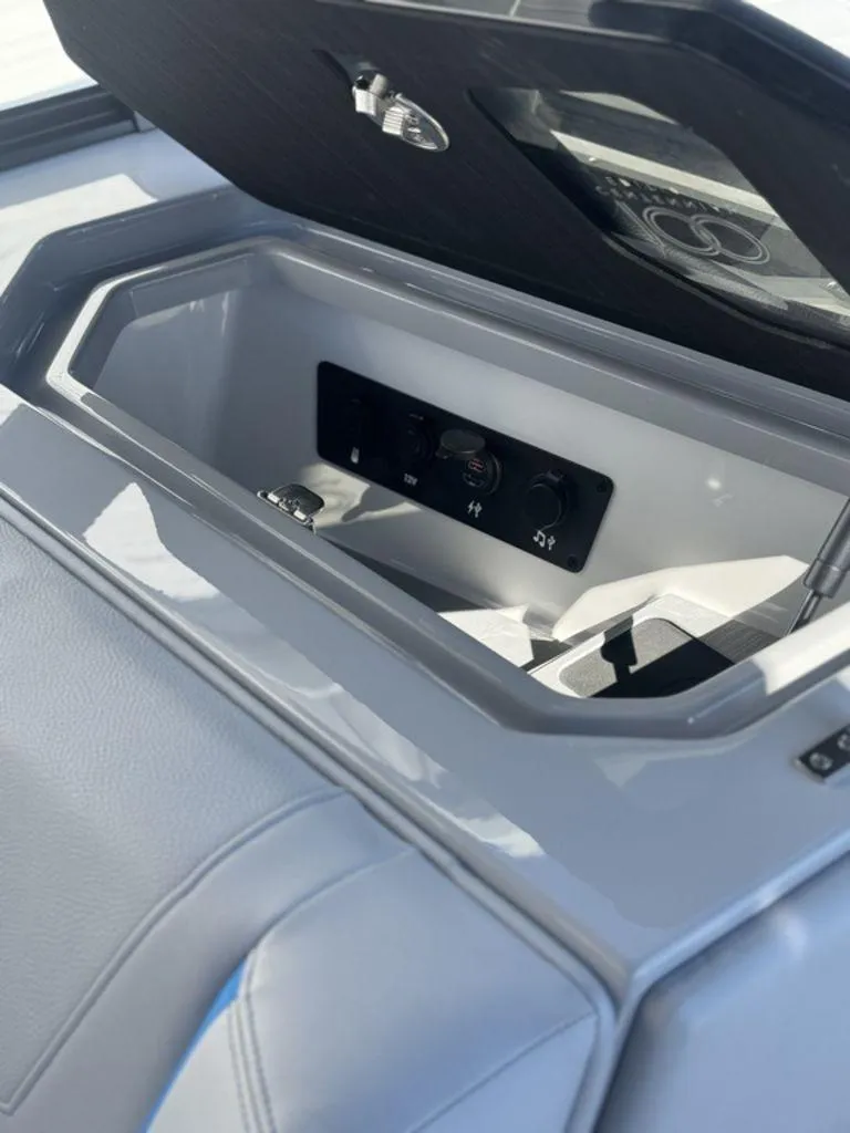 Slide: The Image of Nautique Super Air Nautique G23 2025 - 19