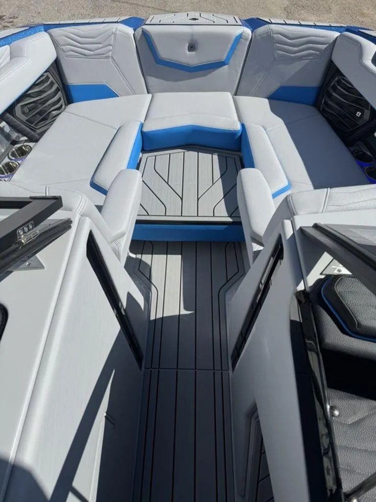 Slide: The Image of Nautique Super Air Nautique G23 2025 - 23