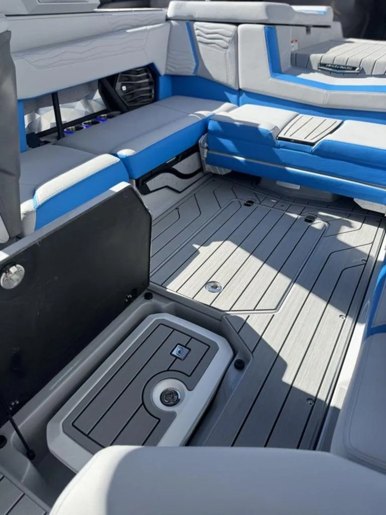 Slide: The Image of Nautique Super Air Nautique G23 2025 - 26