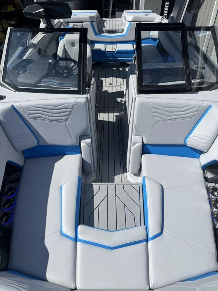 Slide: The Image of Nautique Super Air Nautique G23 2025 - 3