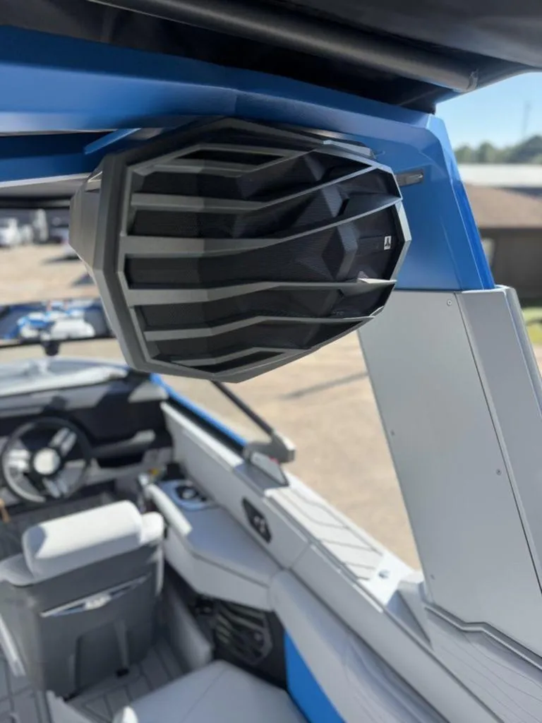 Slide: The Image of Nautique Super Air Nautique G23 2025 - 9