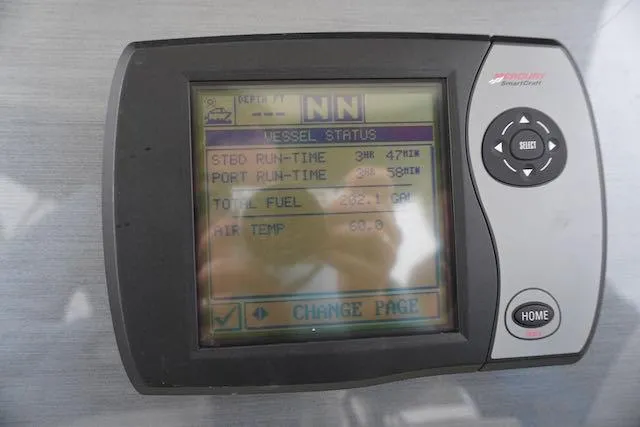 Slide: The Image of Display screen on 2007 Sea Ray 36 Sedan Bridge showing vessel status and runtime. - 40