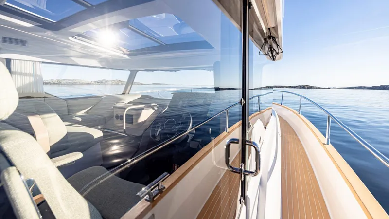 Slide: The Image of Nimbus 495 Flybridge 2025 - 60