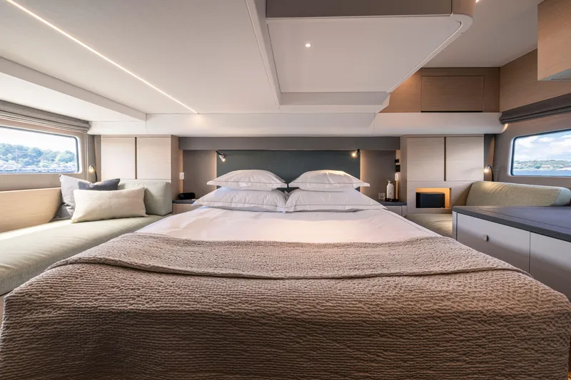 Slide: The Image of Nimbus 495 Flybridge 2025 - 67