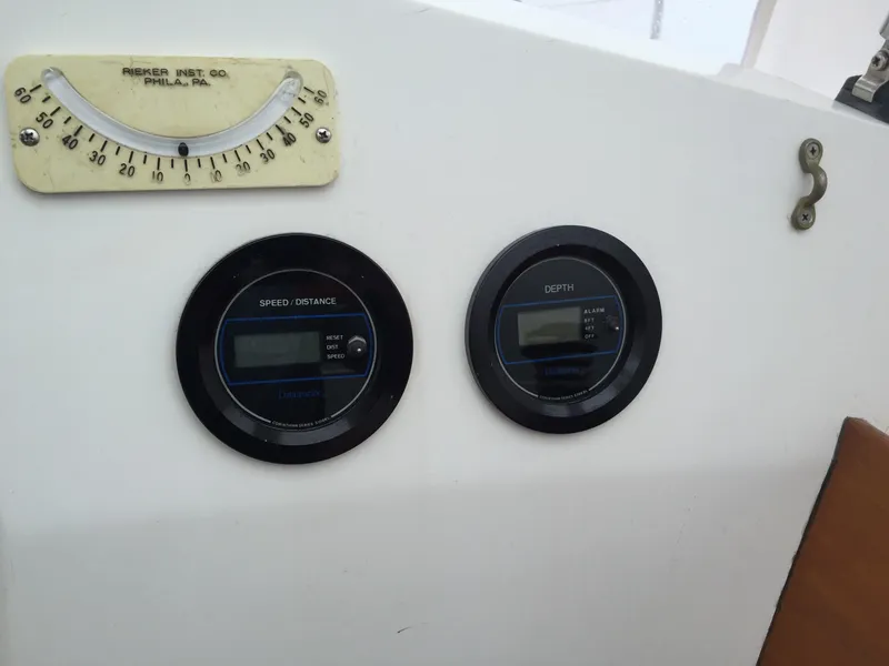 Slide: The Image of Datamarine Depth and Knotmeter - 16