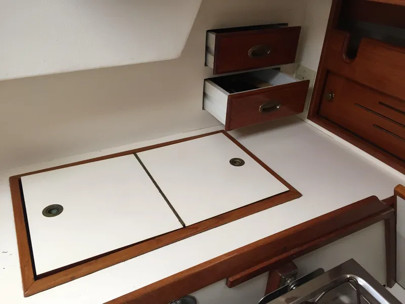 Slide: The Image of Galley drawers, aft - 25