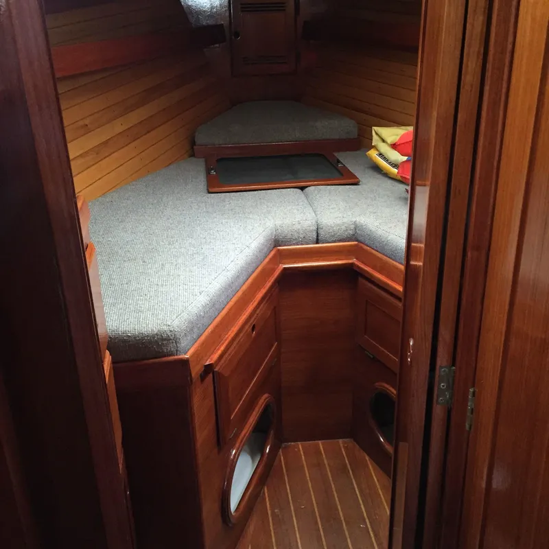 Slide: The Image of Vee Berth - 31