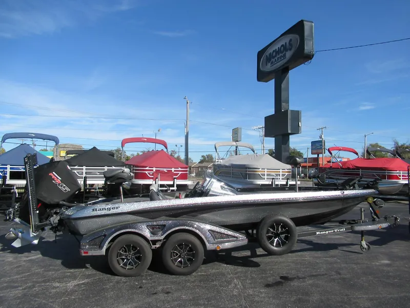 Slide: The Image of 2016 Ranger Z520C boat on trailer at dealership lot. - 0
