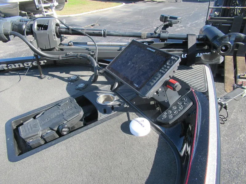 Slide: The Image of 2016 Ranger Z520C boat dashboard with electronic controls and navigation system. - 4