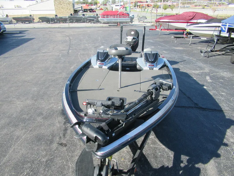 Slide: The Image of 2016 Ranger Z520C fishing boat on a trailer in a parking lot. - 5