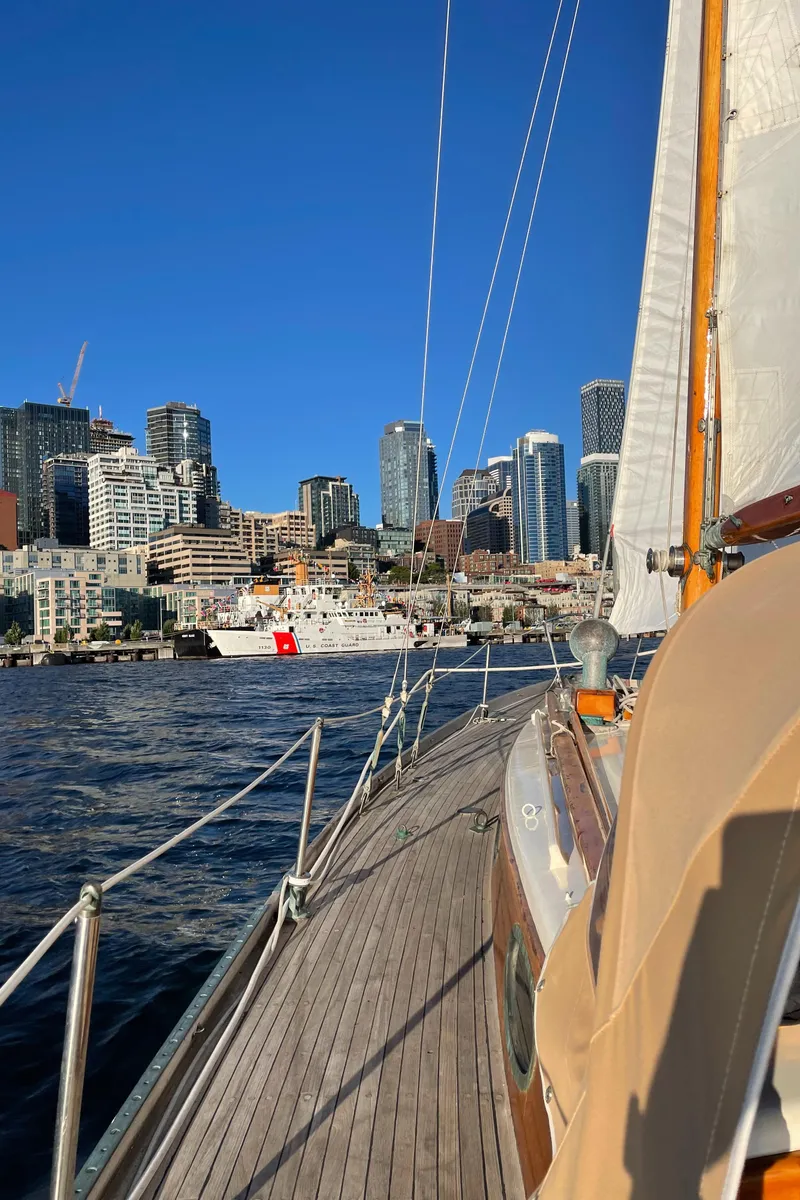 Slide: The Image of 1961 Sparkman & Stephens Pipe Dream Cruising Sloop sailing near urban skyline. - 8