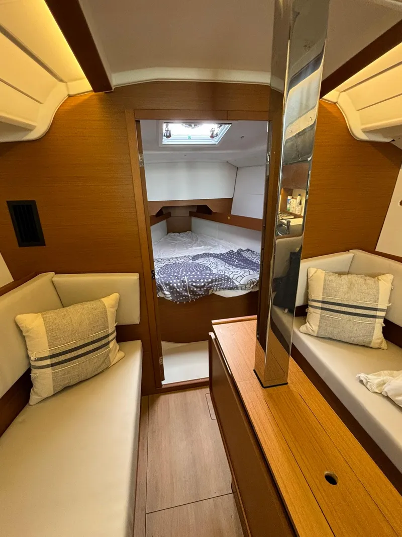 Slide: The Image of Salon - 3